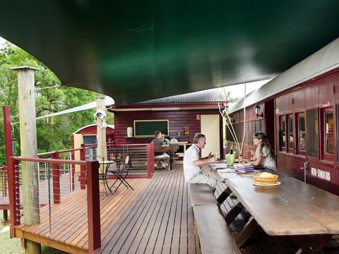 Glass House Mountains Ecolodge * Glass House Mountains